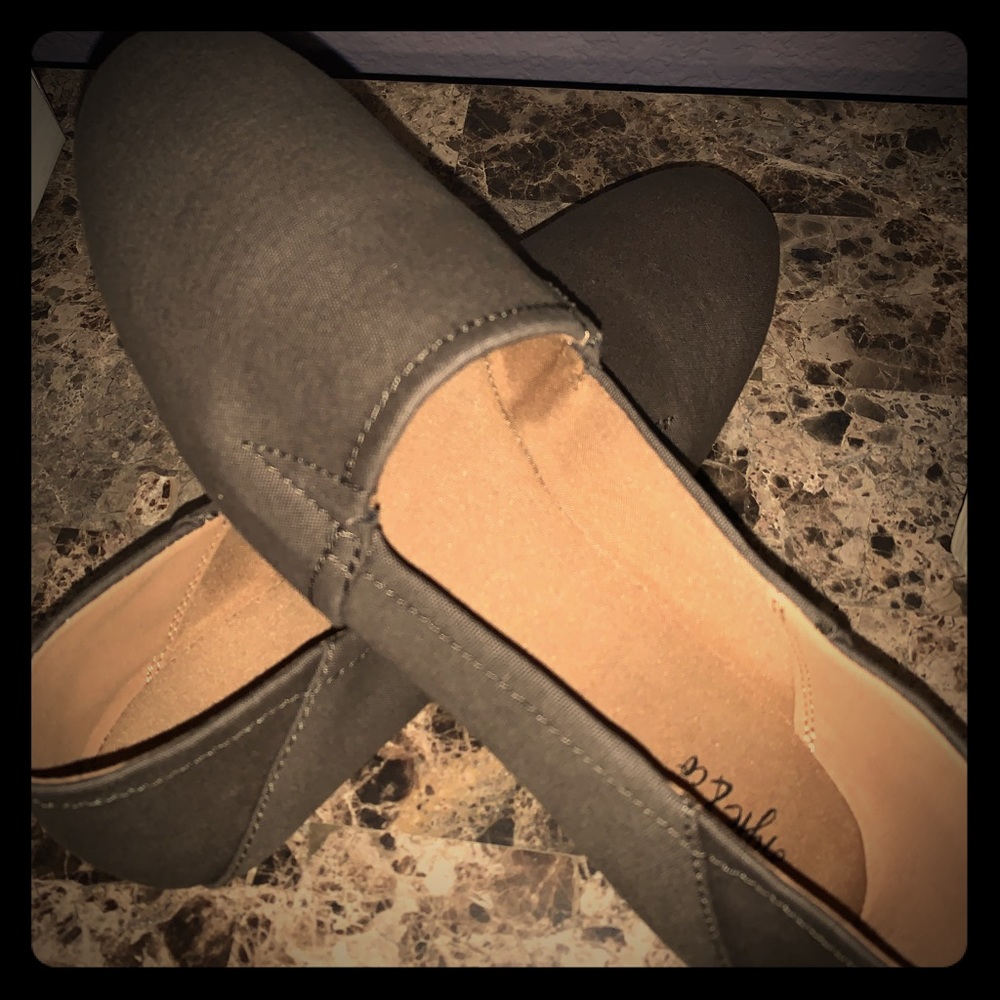 Olive style shoes size 9